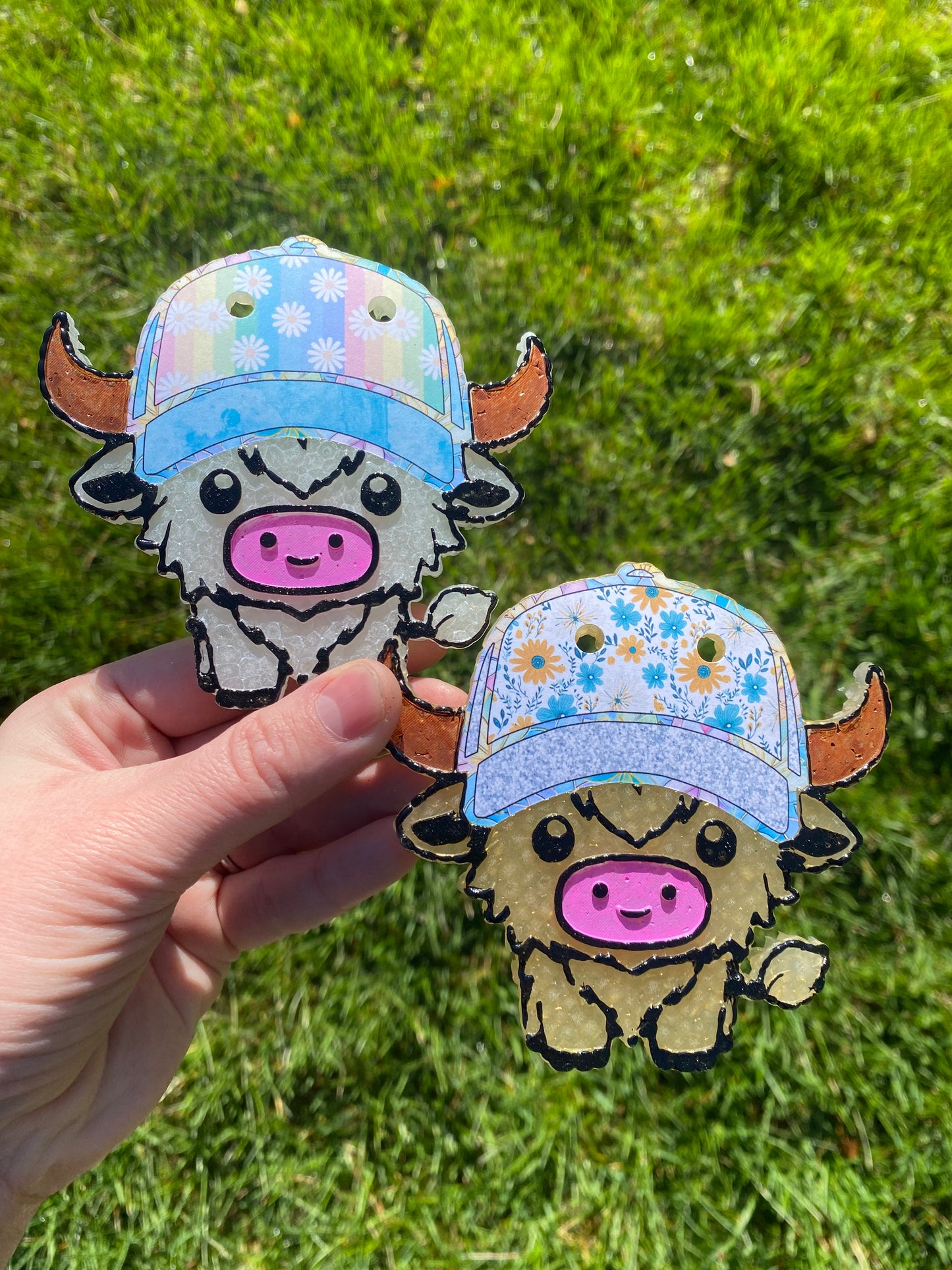 retail by hales (highland cow with cap cardstock )