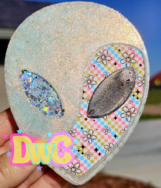 bossy boots yin yang alien cardstock